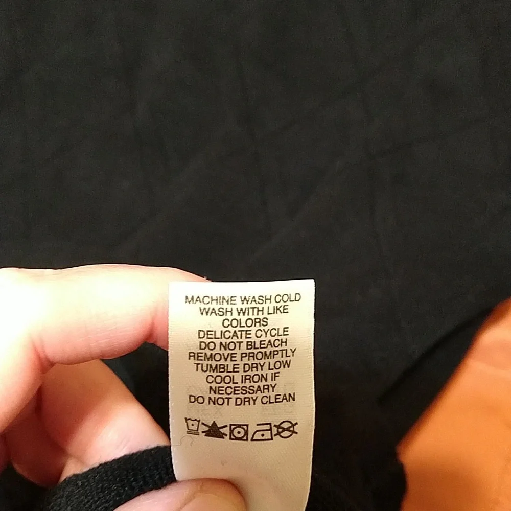 Claiborne Men's Sweater - Picture 5 of 10